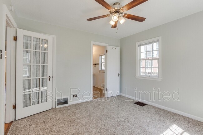 Building Photo - 3703 S Sherman St