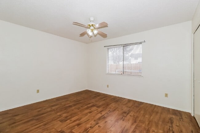 Building Photo - 323 W William Cannon Dr