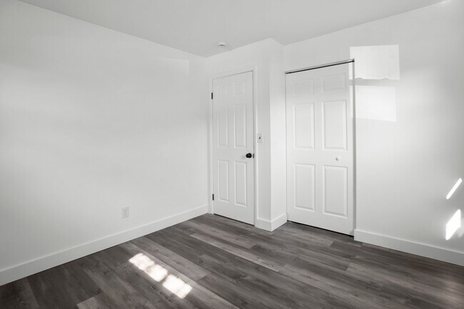 Building Photo - 2474 Thornton Dr
