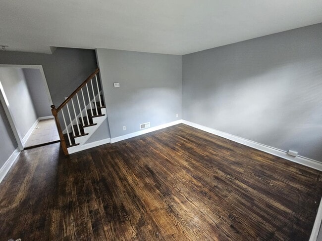 Primary Photo - Recently Updated 3 Bedroom/ 1.5 Bathroom T...