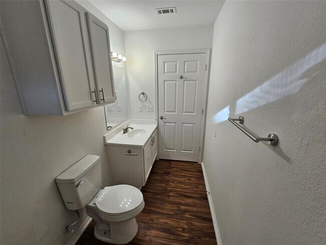 Building Photo - 5213 English Glade Dr