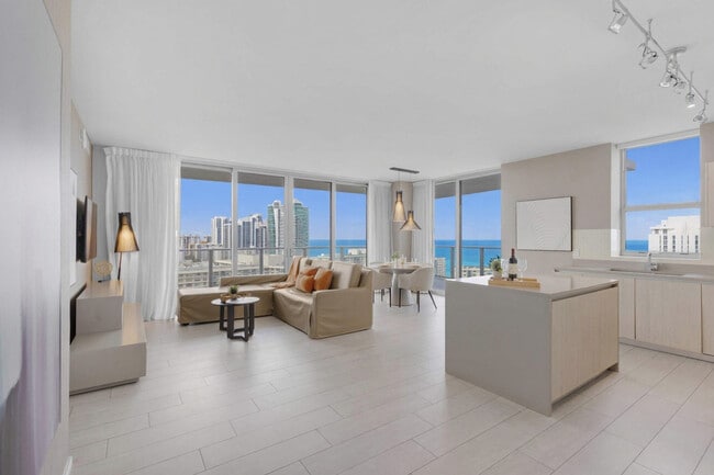 Building Photo - 4010 S Ocean Dr