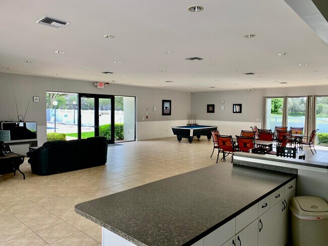 Building Photo - 3100 W Rolling Hills Cir