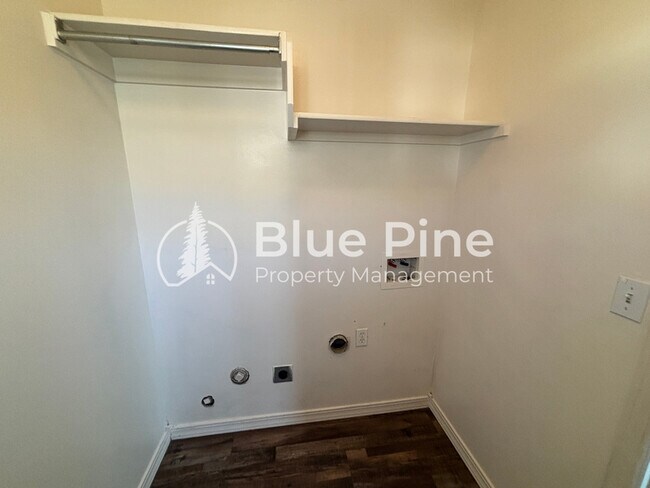 Building Photo - 1512 N Stevens Dr