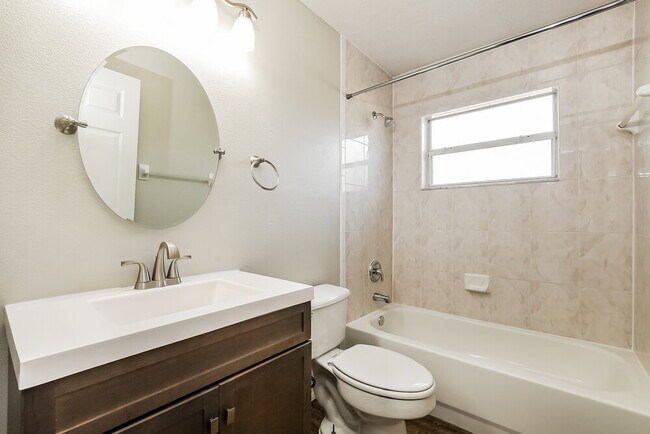 Building Photo - 9331 Echo Run