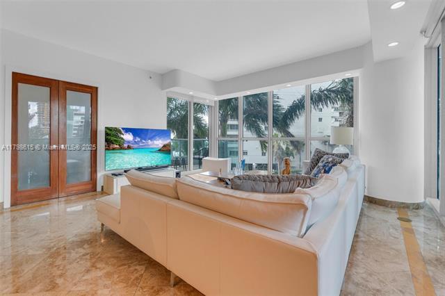 Building Photo - 1331 Brickell Bay Dr