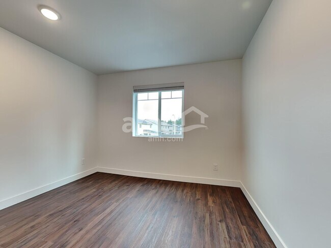 Building Photo - 8043 Dagny St SW