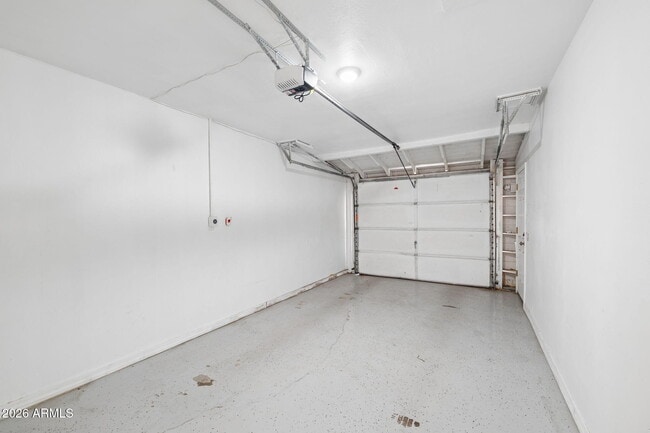 Building Photo - 7 S Catalina St