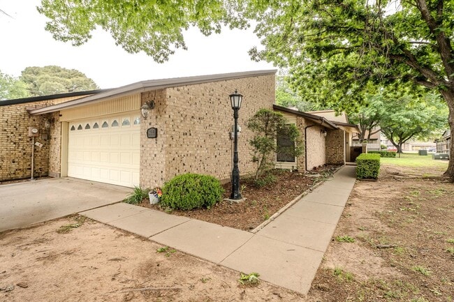 Building Photo - 4208 Picasso Dr