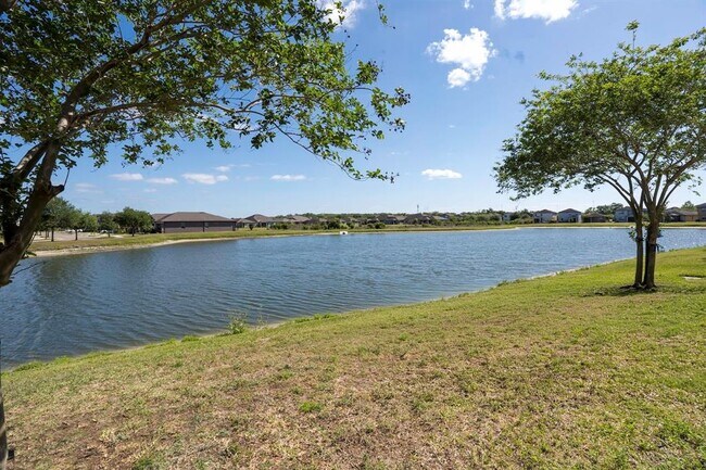 Building Photo - 9136 Hillcroft Dr