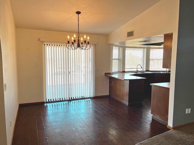 Building Photo - Unfurnished Long Term House! Price Adjustm...