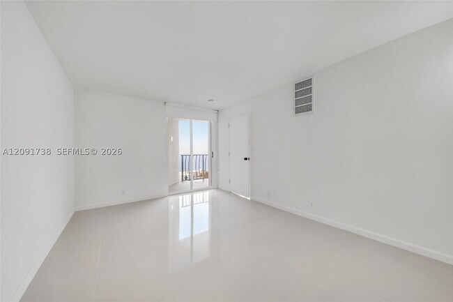 Building Photo - 7601 E Treasure Dr