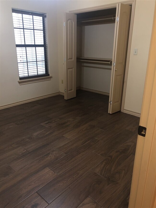 Building Photo - 8216 Casa Verde Rd