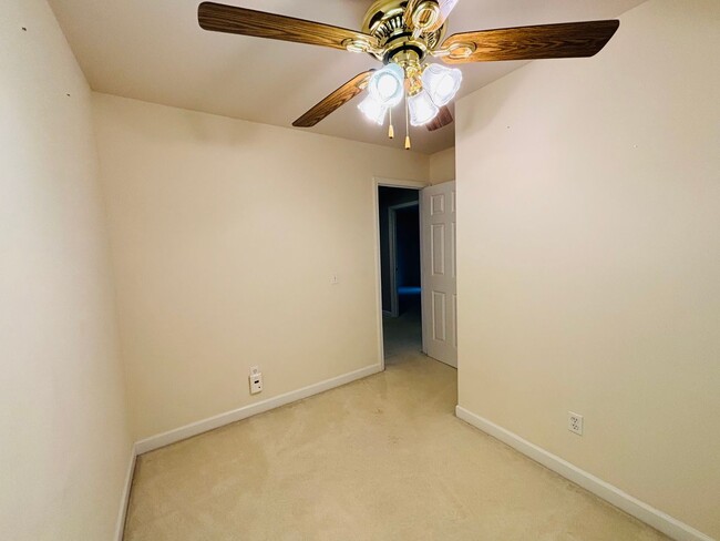 Building Photo - 1104 Caldwell Dr