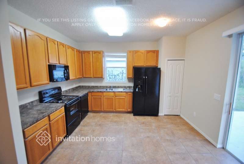 Building Photo - 2740 Daybreak Dr