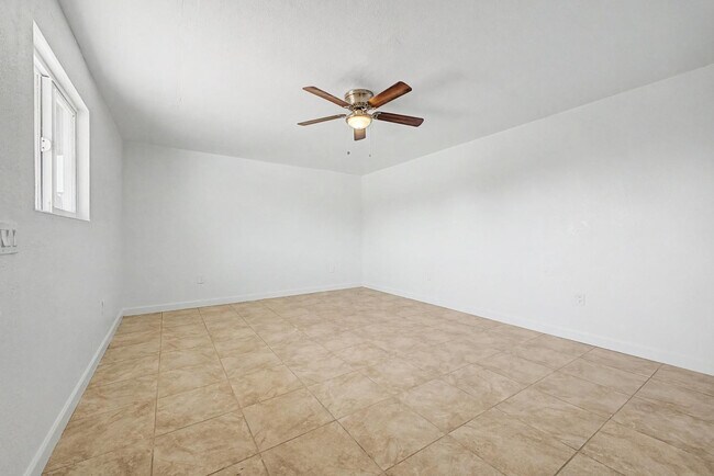 Building Photo - 3519 W Orchid Ln