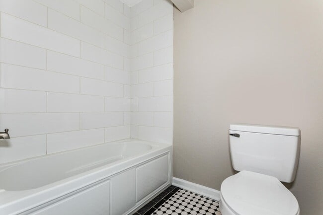 Building Photo - College Hill Home for rent! 4 bedroom 2 bath!