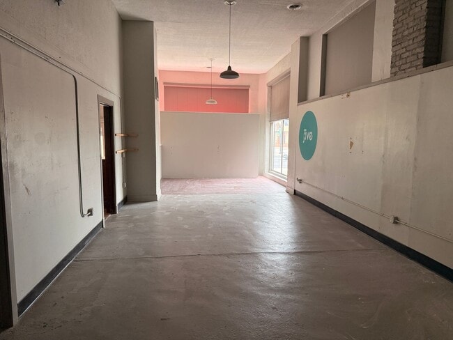 Building Photo - 105 Pendleton St