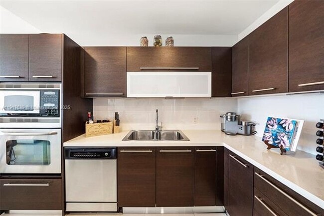 Building Photo - 7930 East Dr