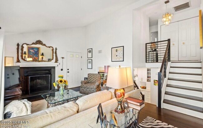 Building Photo - 85 Tower Hill Dr