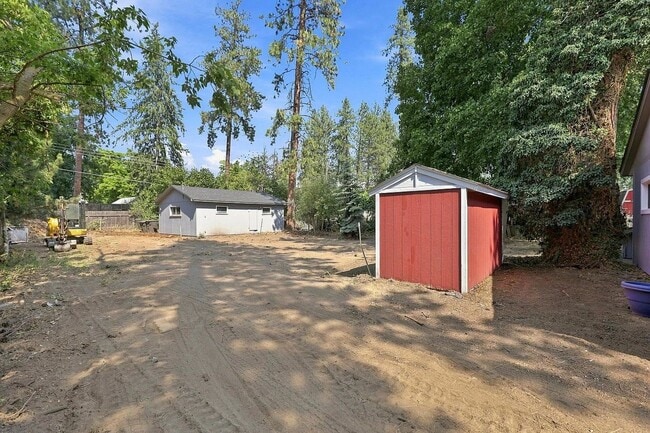 Building Photo - 10515 E 10th Ave