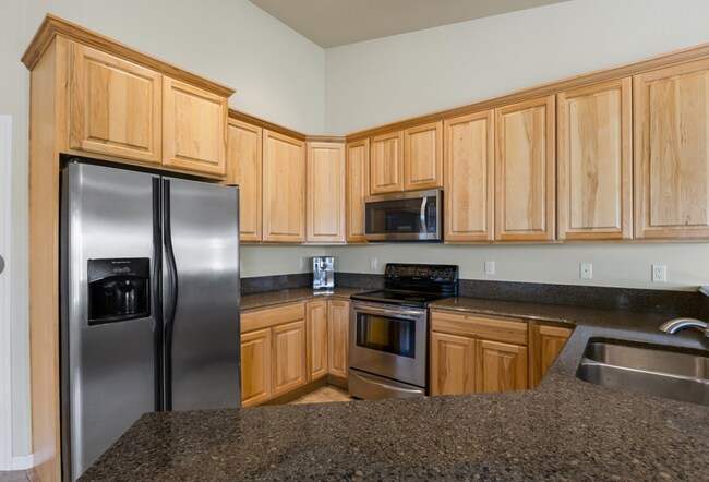 Building Photo - Lakefront Home in Cascade Valley