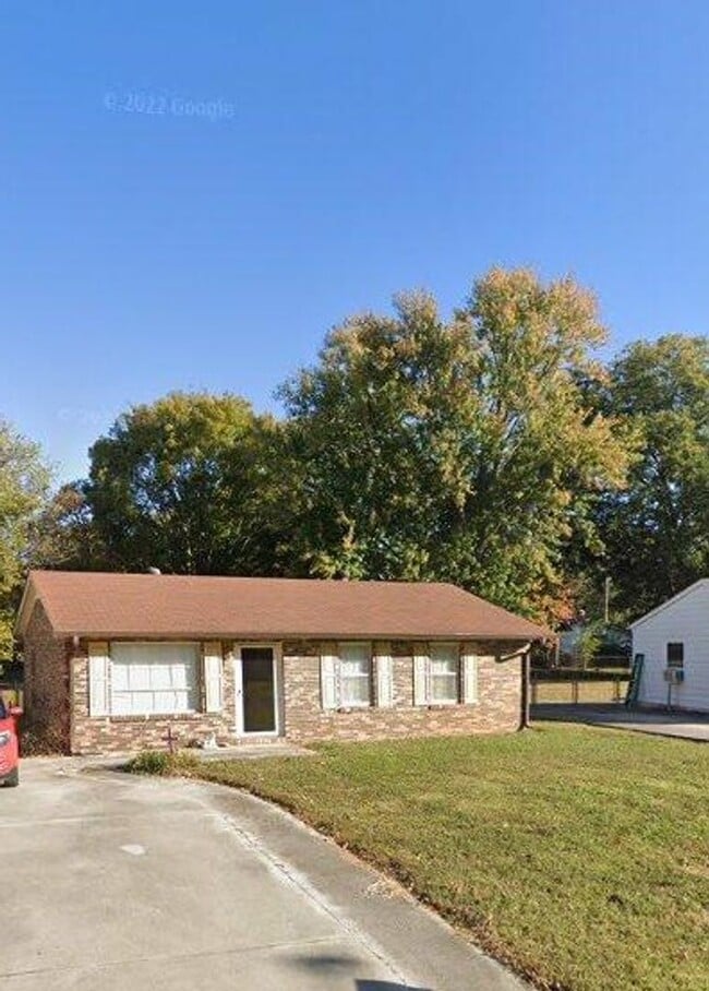 Primary Photo - Coming Soon!-8/15- Charming brick home loc...