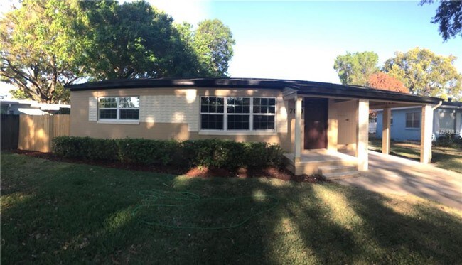 Building Photo - 700 Tam O Shanter Dr