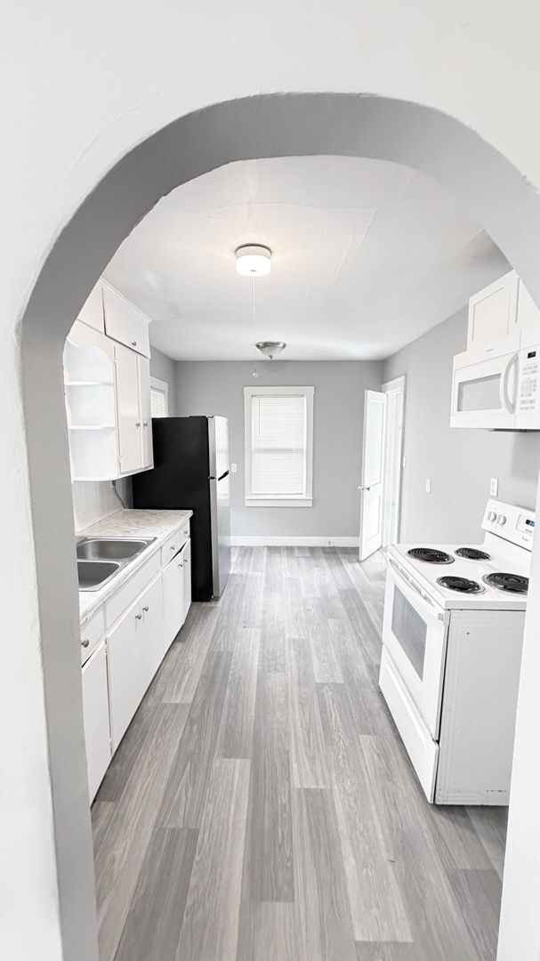 Building Photo - 2114 S Scott Ave