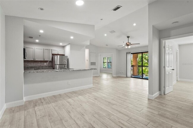 Building Photo - 4045 Crockers Lake Blvd