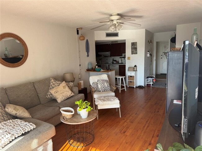 Building Photo - 10365 Paradise Blvd