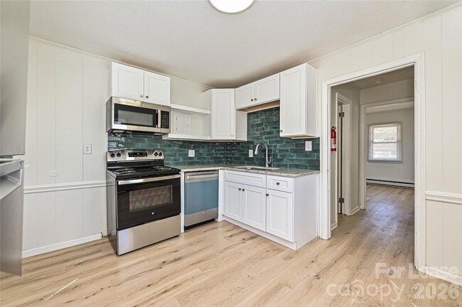 Building Photo - 306 E Hudson St