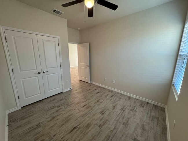 Building Photo - 5110 Rose Petal Ct