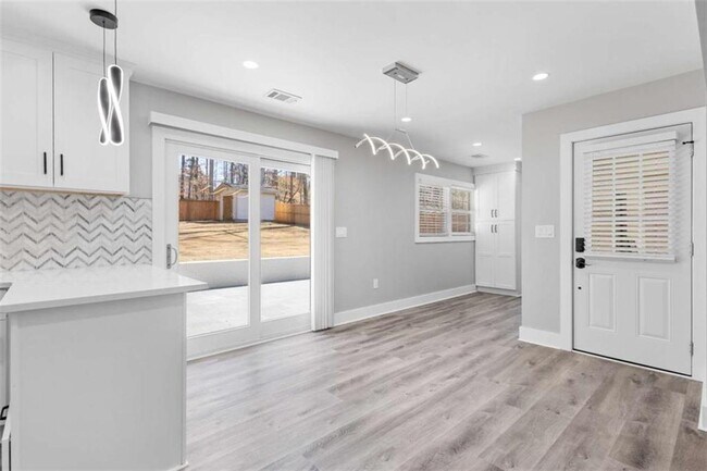 Building Photo - 5109 Dogwood Hills Dr