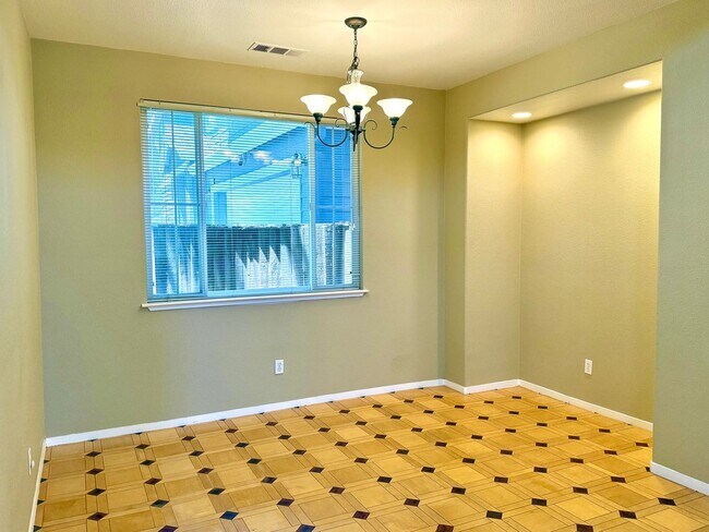 Building Photo - COMING SOON!| $3,750/ 3 BR – BEAUTIFUL ARDENWOOD HOME IN PRIME FREMONT LOCATION!