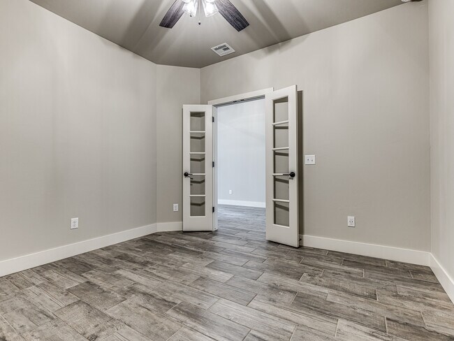 Building Photo - 14517 Chambord Dr