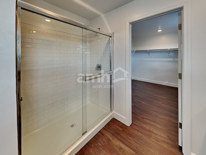 Building Photo - 6127 W Calle Bilboa