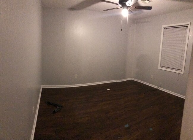 Building Photo - 304 Latin Dr