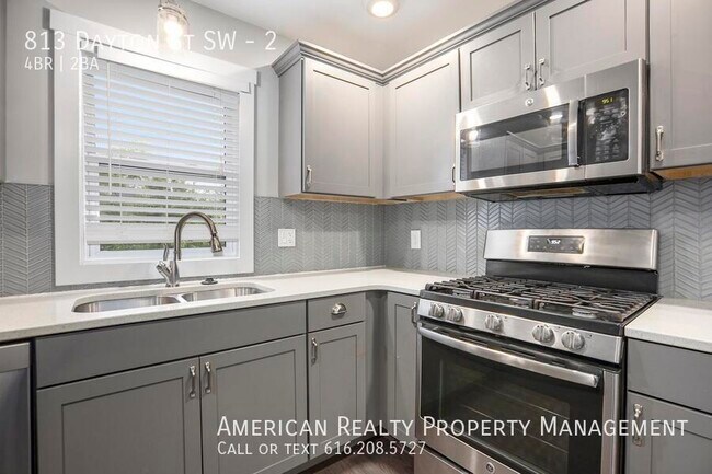 Building Photo - 813 Dayton St SW