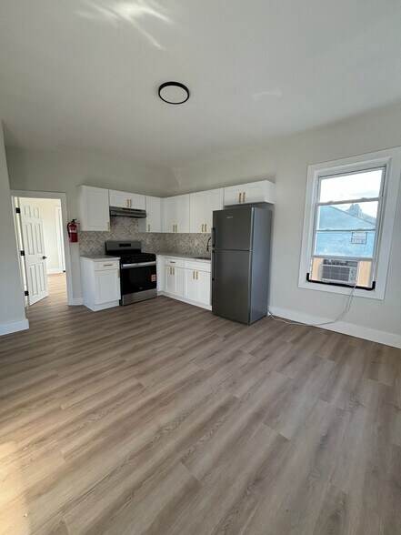 Building Photo - 49 Rosehill Pl