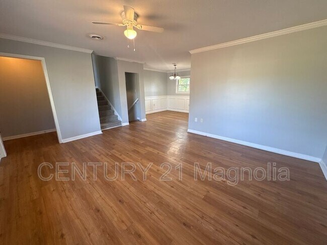 Building Photo - 315 Indian Trail
