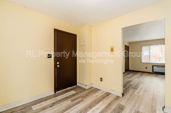 Building Photo - 264 Broadmeadows