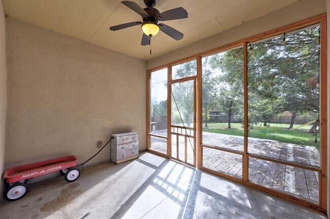 Building Photo - 4409 Woodstock Dr