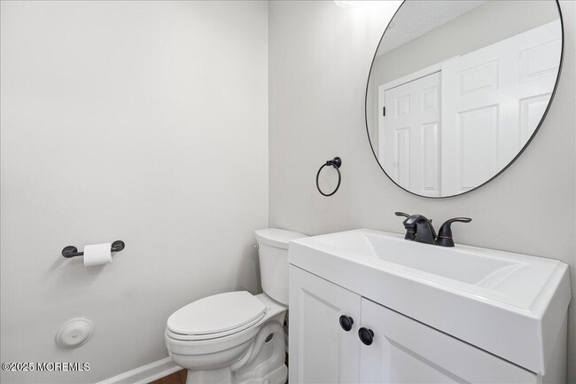 Building Photo - 26 Dover Ct