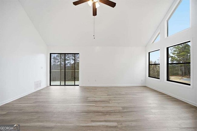 Building Photo - 530 Matterhorn Way