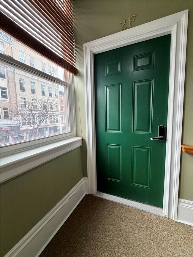 Building Photo - 337 Main St