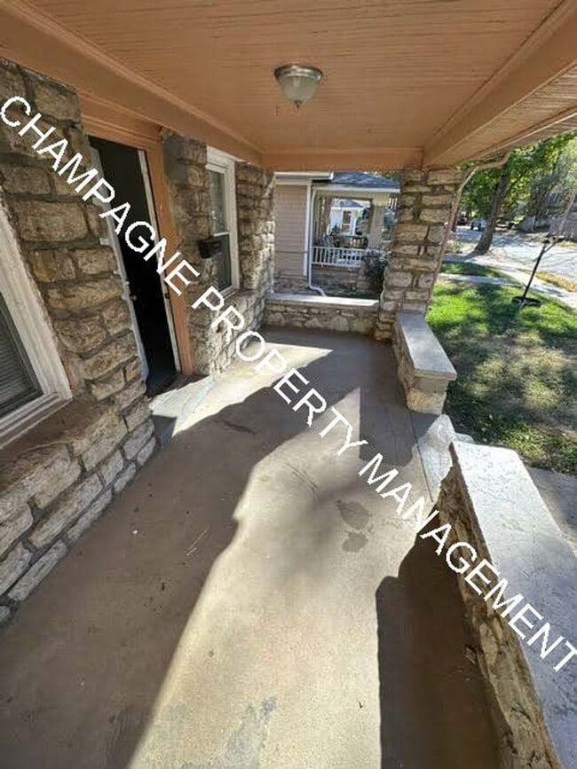 Building Photo - Updated Single Family Home in KC