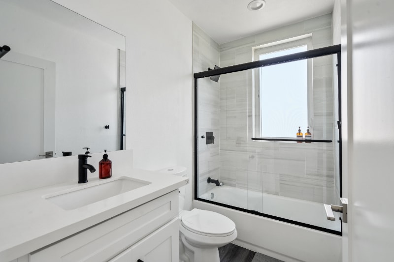 Building Photo - 3987 Dalton Ave