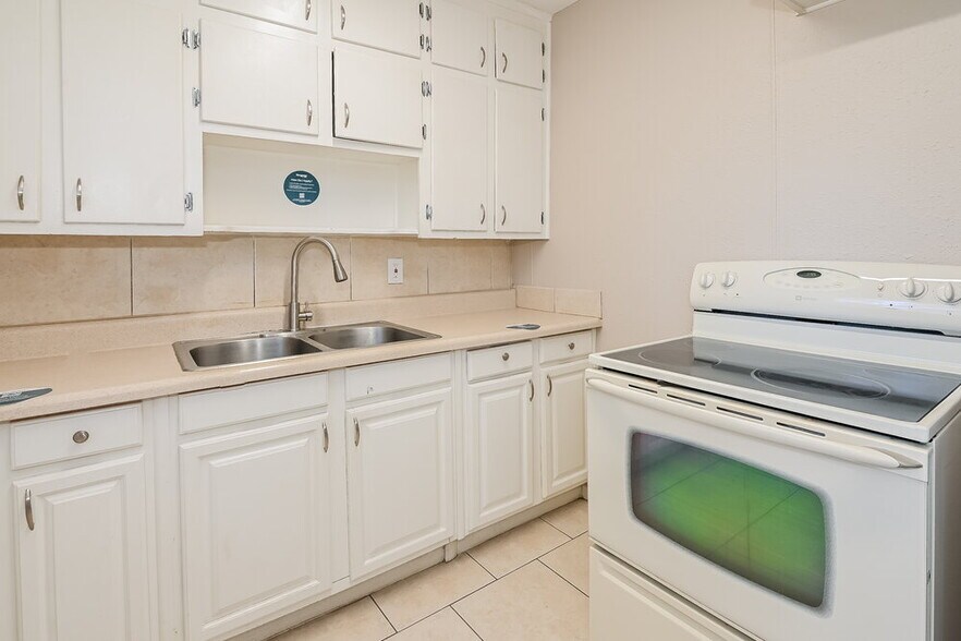 Building Photo - 417 Hayton Ave