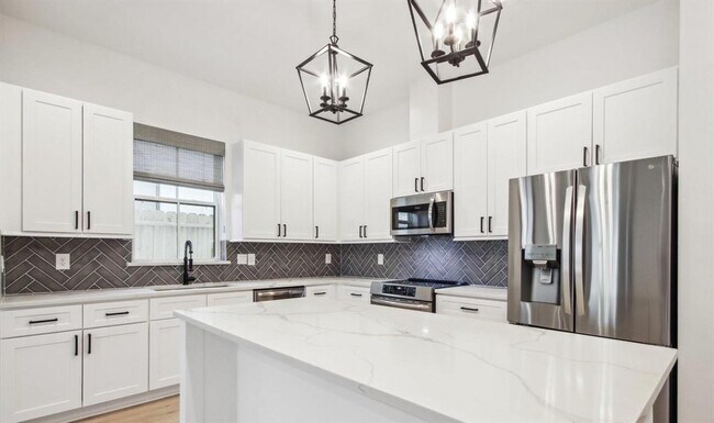 Building Photo - 6424 Highland Pine Ln